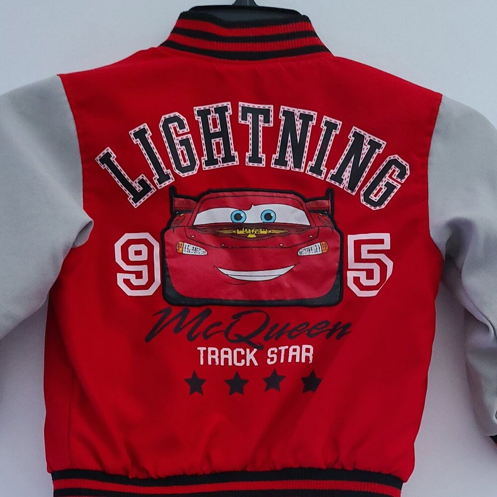 DISNEY STORE RED PIXAR CARS LIGHTING MCQUEEN PATCH VARSITY BOYS JACKET- SIZE 2 - Picture 11 of 16